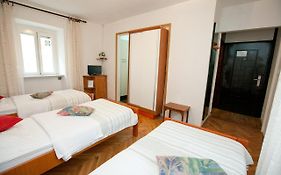 Victoria Apt Old Town By Adex Travel